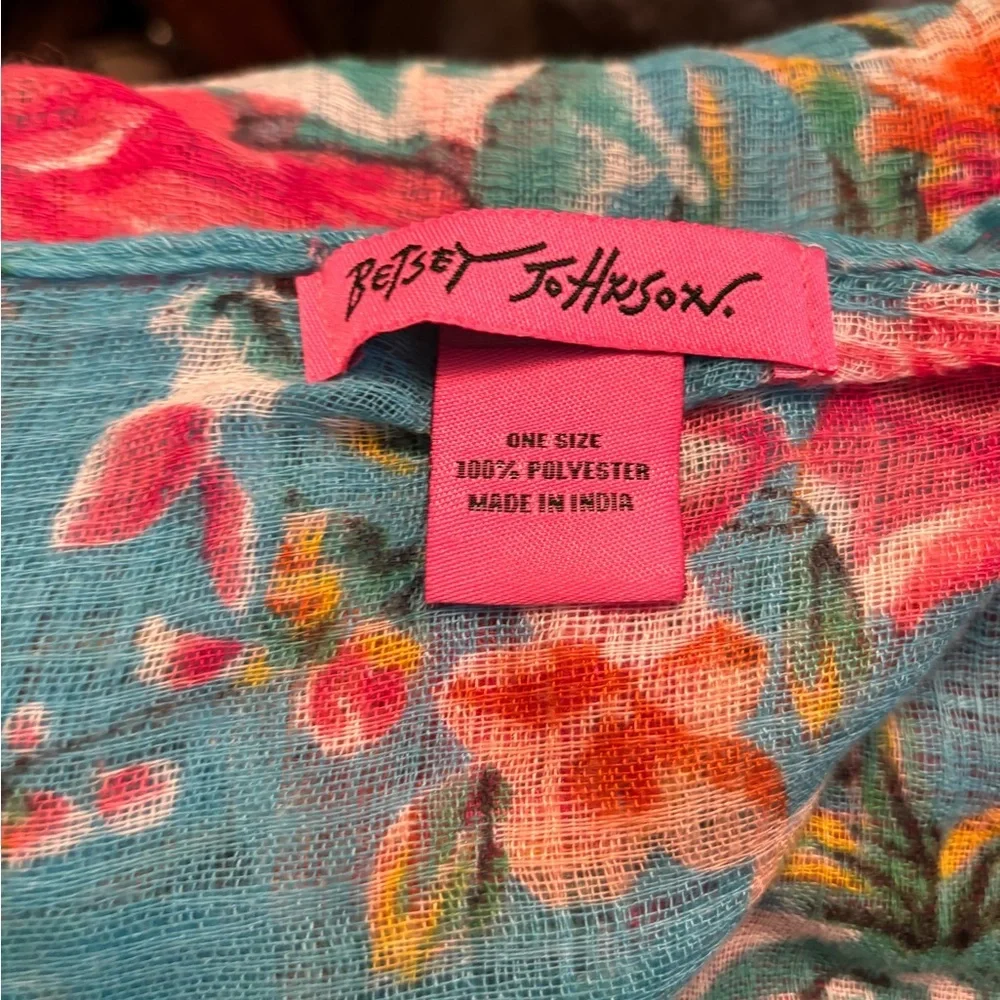 🍀Betsey Johnson Scarf/Wrap - Picture 2 of 3